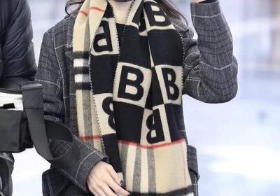 张韶涵红毯造型合集（张韶涵一身英伦风走机场很俏皮）