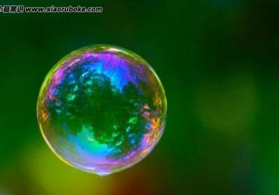 为什么肥皂泡上有流动的彩色斑纹，肥皂泡五颜六色的光学原理