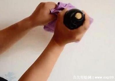 红酒没有开瓶器怎么开，4种开瓶方式(用鞋底就能开瓶)