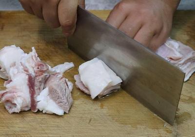 ​羊肉炖白菜的做法（超好吃的羊肉白菜炖粉条教程）