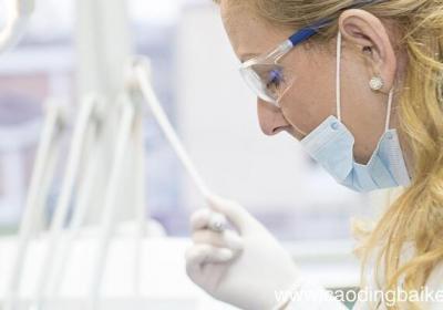 二氧化碳可以和什么反应,二氧化碳可以和什么物质反应