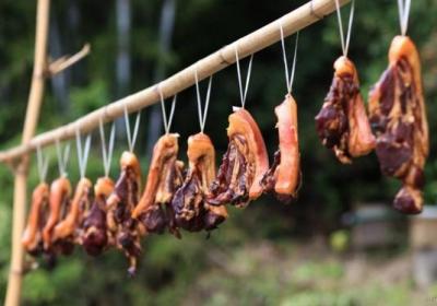 腊肉,香肠,油条,臭豆腐