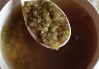 绿豆汤,吃药,绿豆,喝汤