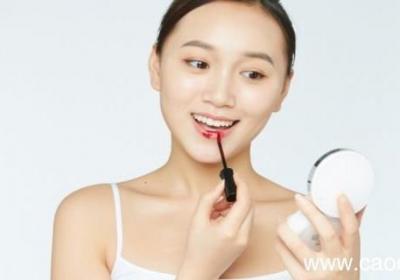唇釉怎么涂 唇釉的涂抹方法
