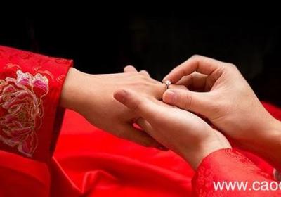 如何挑选结婚钻戒 挑选结婚钻戒的方法