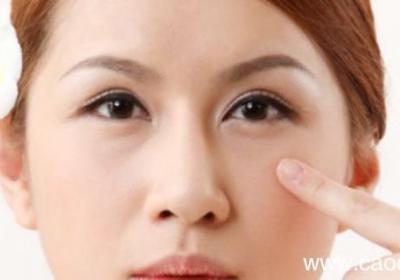 自制眼膜如何去眼袋 自制眼膜去眼袋的方法