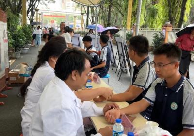 耿马：中医文化进校园 暖心服务迎开学