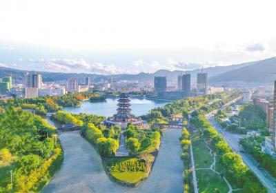 临沧：沃土结硕果 产业绘新景