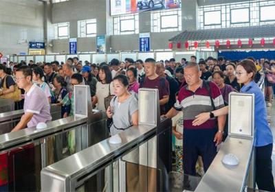 太原铁路暖心服务获国际友人称赞图