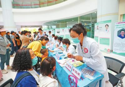 全省各地开展形式多样的中国医师节主题活动 礼赞仁心大爱 传递温暖力量