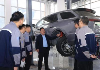 长春新民大街上会横漂的汽车 是来自吉林大学的黑科技