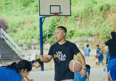 余生富：篮球作炬，暖了山乡少年梦！