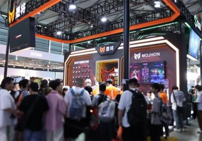 墨新品手柄亮相CJ 2025，硬核实力引领游戏新潮流