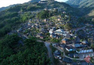 云南沧源：边境村寨绘就乡村振兴新图景