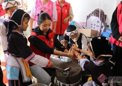 云南元江：体验多彩非遗 丰富暑期生活