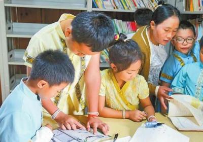 勐海“小台灯”农村青少年阅读经典养成活动收官