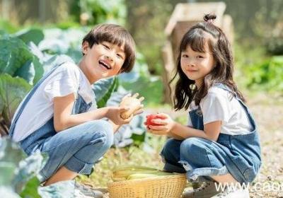 孩子被小伙伴排挤怎么办 如何开导被排挤的孩子