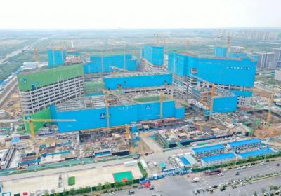 1台能顶20人！郑州航空港“两院一中心”请来智能建造“新员工”