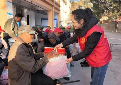 云南双柏：“志愿红”解锁家门口的幸福密码