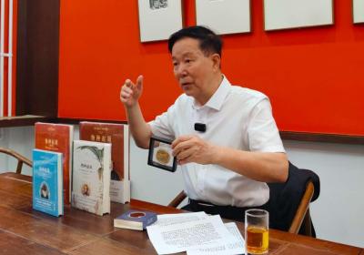 对话舒德干院士：AI时代，知识积累仍然非常重要