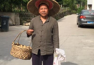 <title>这个农民不简单：揭秘平凡背后的非凡故事<title>