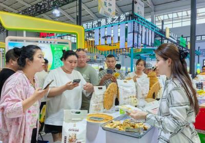 从“卖原粮”到“卖产品”“卖品牌”——第七届中国粮食交易大会一线观察