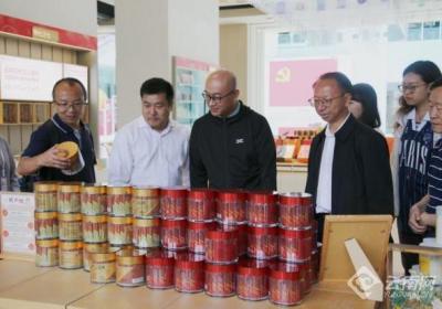 农民日报社到云南白药集团开展中药材产业调研座谈会