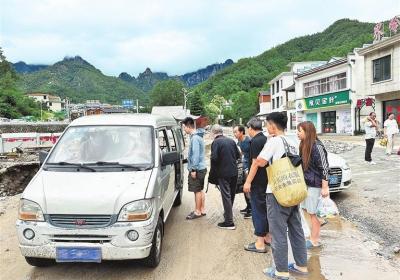 暴雨过后访西峡