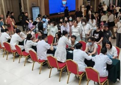 长春中医药大学附属医院举办“国际癫痫关爱日”义诊活动