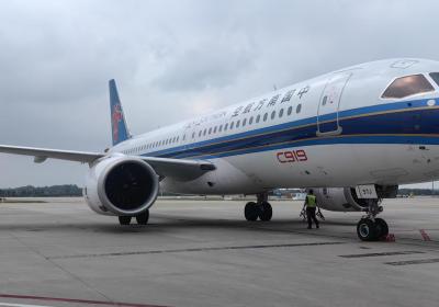 C919国产大飞机再增新航点！广州至郑州航线常态化商业运营