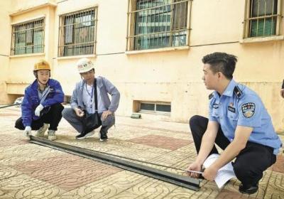 【锲而不舍落实中央八项规定精神】旧梯焕新，“梯”升幸福新高度