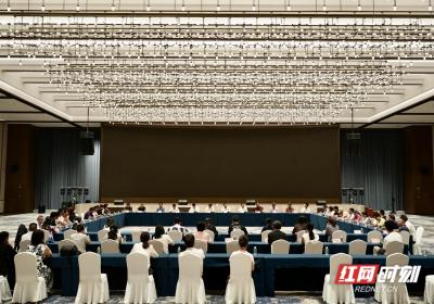 走进青山碧水 全国名作家“福地怀化”采风活动启动