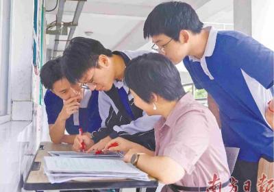 广东开展志愿服务助力高考中考专项行动 “一对一”一站式免费接送考生