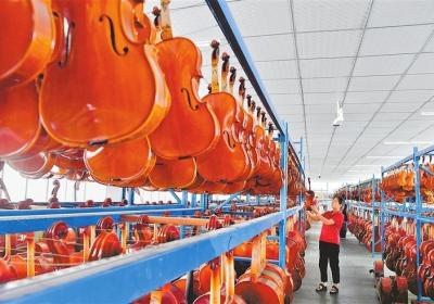 畅卖全球 河南有一套丨这里有一把提琴风靡海外 确山提琴：向世界奏出中国好声音