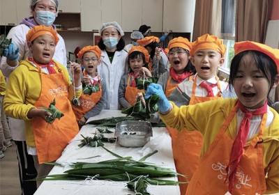 粽香传古韵 昆明棕树营小学开展非遗主题实践体验活动