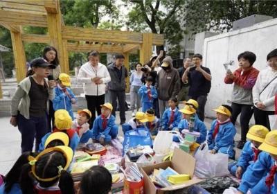 爱心传递·共筑希望——史家小学分校一(1)班 六一儿童节公益捐赠活动纪实