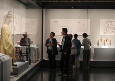 巴山蜀水乐飞扬，国家大剧院这场新展汇聚川渝两地超200件珍贵文物