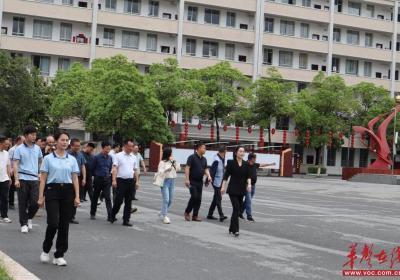 武冈市启和洞庭学校开展劳动教育现场观摩活动