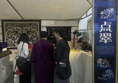 点翠工艺亮相东北书博会 非遗之美让人爱不释手