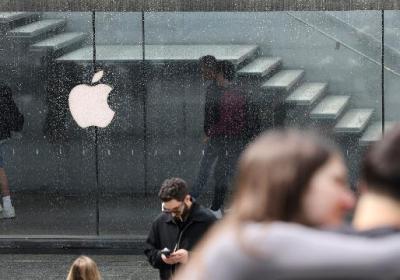 特朗普呼吁iPhone美国制造，印度建厂计划受挑战