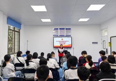 南华大学护理学院师生为中学生义务开展心肺复苏急救培训
