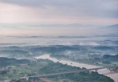 湖南道县：雾漫城乡，云绕山峦
