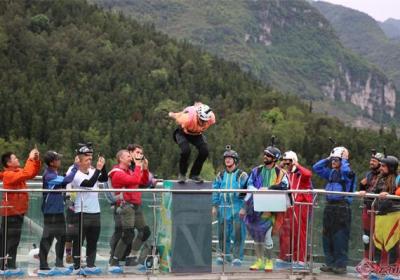 云南宣威尼珠河大峡谷“五一”假期跳出新高度