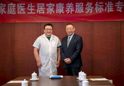 薛扬专家出席2025动脉粥样硬化健康论坛