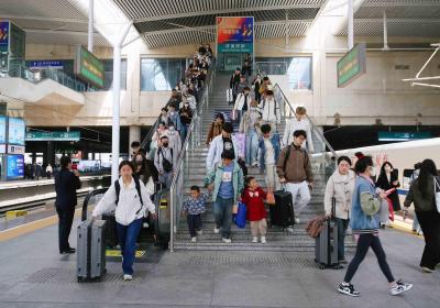 “五一”假期山东高速公路出口车流量2057万车次 同比增长5%。