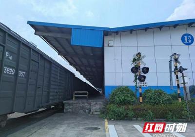 数说湖南 | 铁路水运投资增长最多 设备购置投资同比增长45.8%