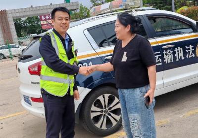 云南交通执法助力“被遗忘”旅客 彰显服务温度