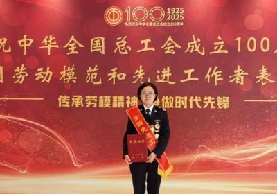 边关盛开“金达莱”——记全国先进工作者耿立敏