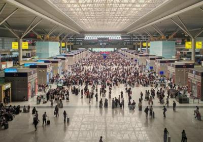 国铁集团郑州局今日迎来“五一”节前最强客流