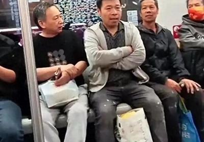 农民工坐地铁被辱事件，竟然有不少鸦鸣蝉噪的另类声音